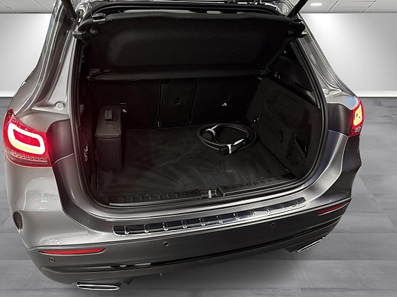 Mercedes-Benz GLA 250 e 12 of 14