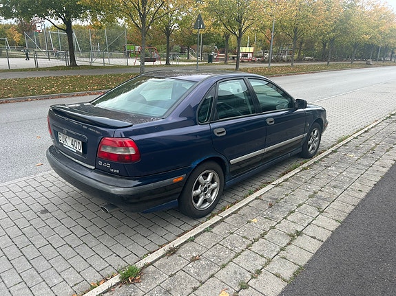 Volvo S40 2 of 5