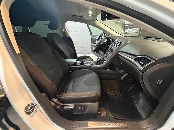 Ford Mondeo 9 of 16
