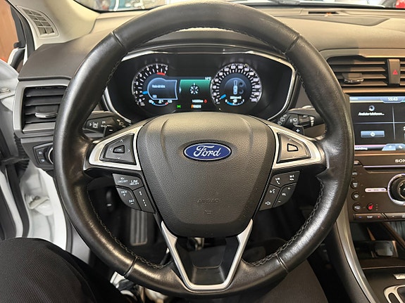 Ford Mondeo 15 of 16
