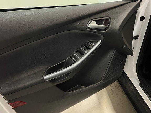 Ford Focus 13 of 24