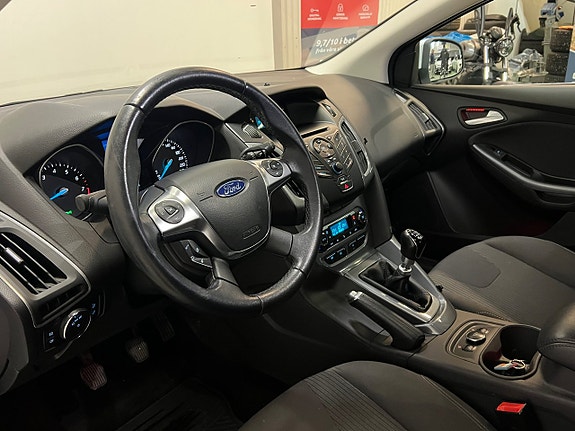 Ford Focus 11 of 24