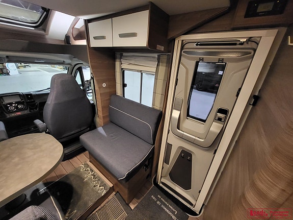 Knaus LIVE WAVE 700 MEG 6 of 18