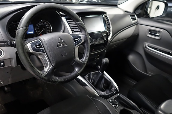 Mitsubishi L200 Club Cab 5 of 8