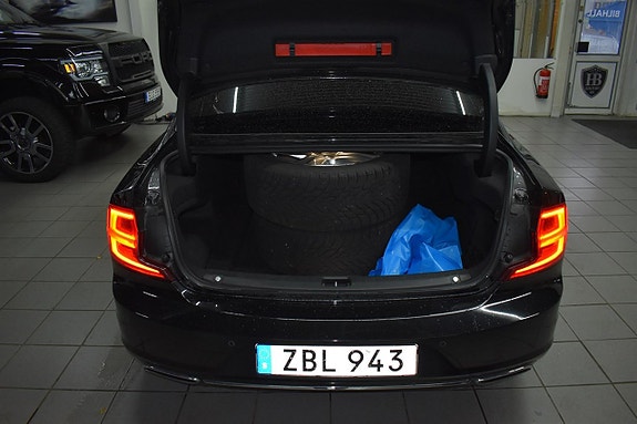 Volvo S90 17 of 23