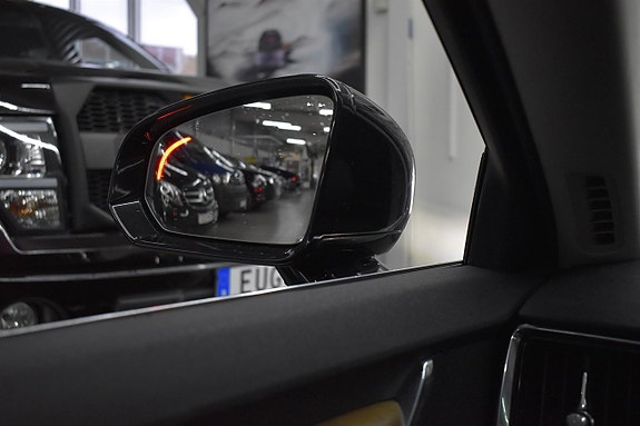 Volvo S90 15 of 23