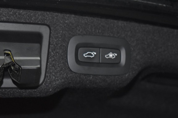 Volvo S90 18 of 23