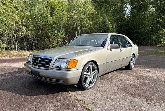 Mercedes-Benz 400 SEL