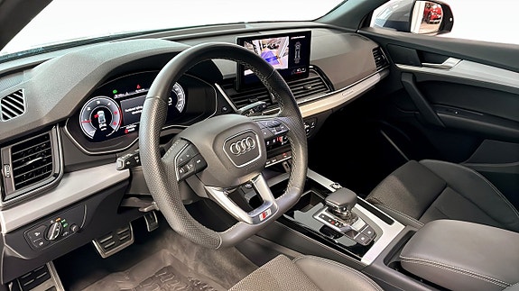 Audi Q5 4 of 9
