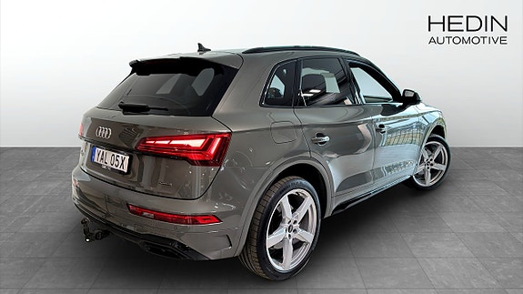 Audi Q5 2 of 9