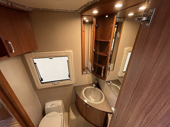 Adria Alpina 663 UK ALDE/AC/7bäddar/Ugn/Vinterbonad 14 of 15