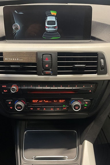 BMW 320d 12 of 12