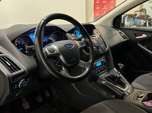 Ford Focus 9 of 19