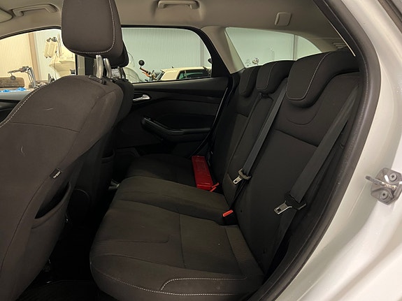 Ford Focus 12 of 19