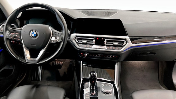 BMW 320 4 of 9