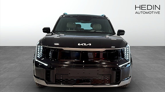 Kia EV9 2 of 12