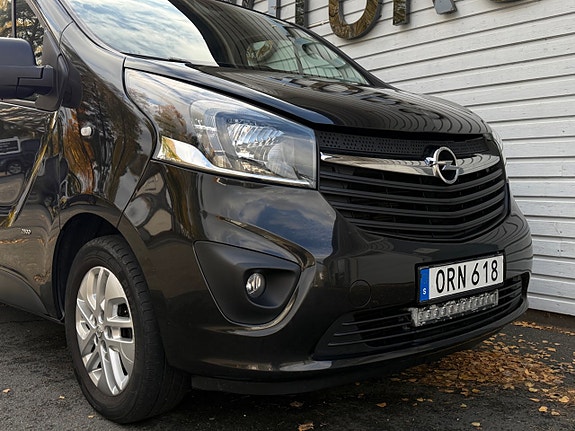 Opel Vivaro 21 of 30