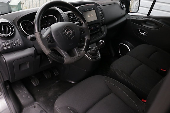 Opel Vivaro 11 of 30
