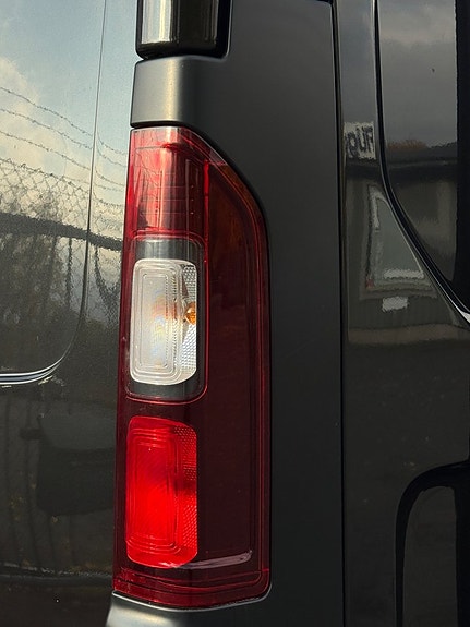 Opel Vivaro 9 of 30