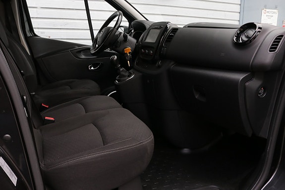 Opel Vivaro 17 of 30