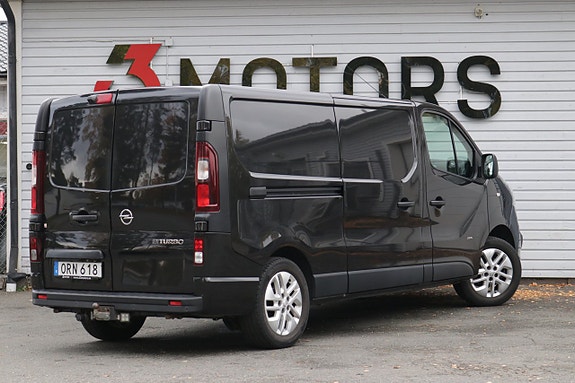 Opel Vivaro 8 of 30