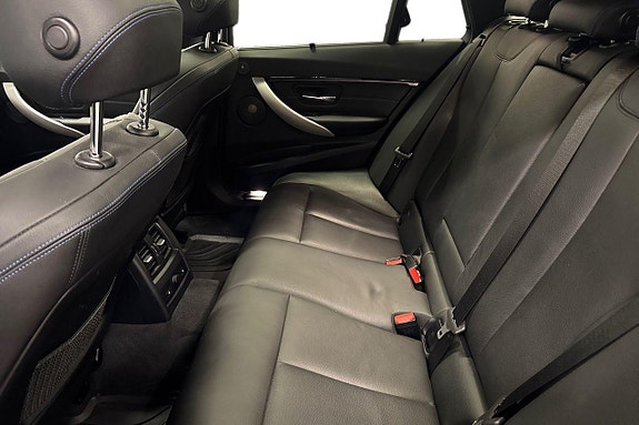 BMW 320d 11 of 23