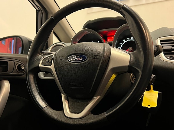 Ford Fiesta 13 of 16