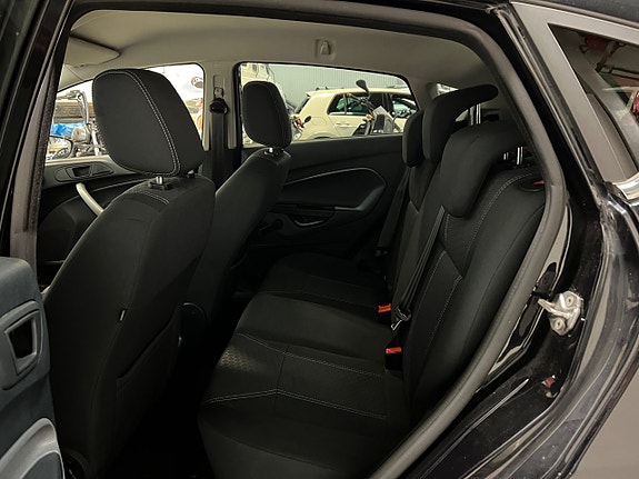 Ford Fiesta 8 of 16