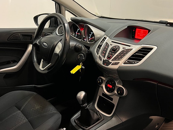 Ford Fiesta 12 of 16