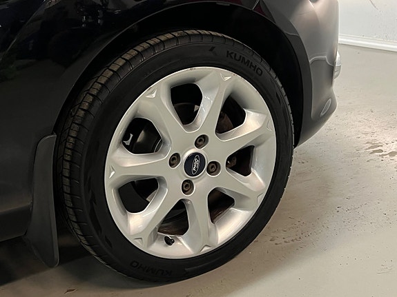 Ford Fiesta 11 of 16