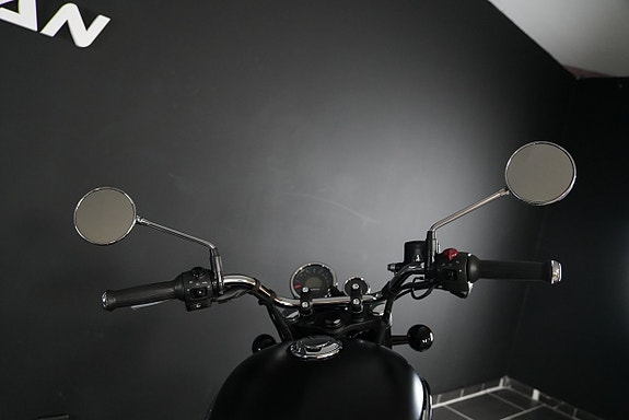 Royal Enfield Meteor 350 13 of 16