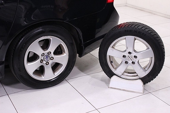 Volvo V70 24 of 26