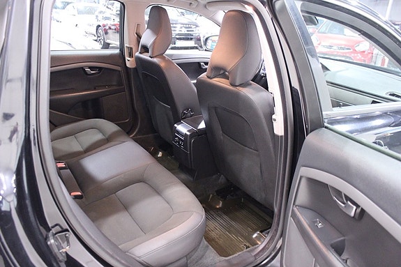 Volvo V70 16 of 26