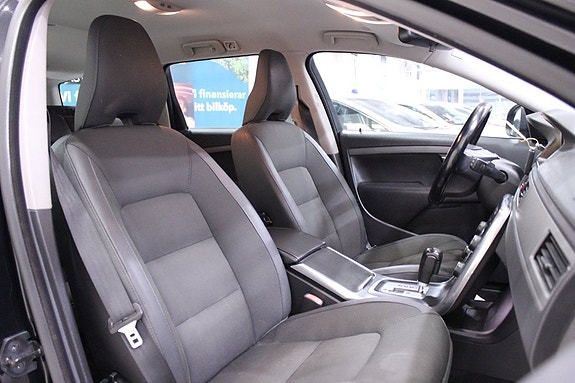 Volvo V70 15 of 26