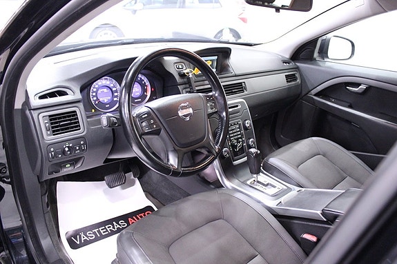 Volvo V70 10 of 26