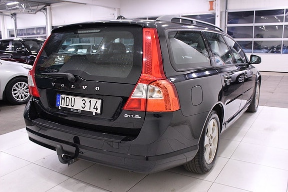Volvo V70 7 of 26
