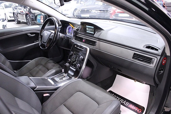Volvo V70 13 of 26