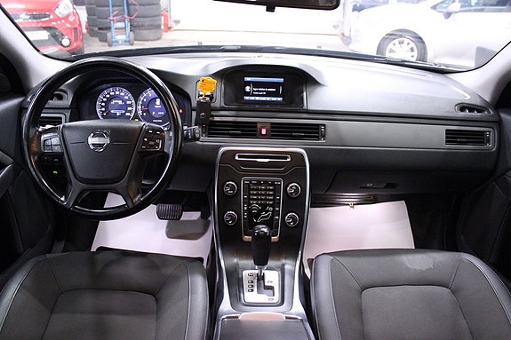 Volvo V70 12 of 26
