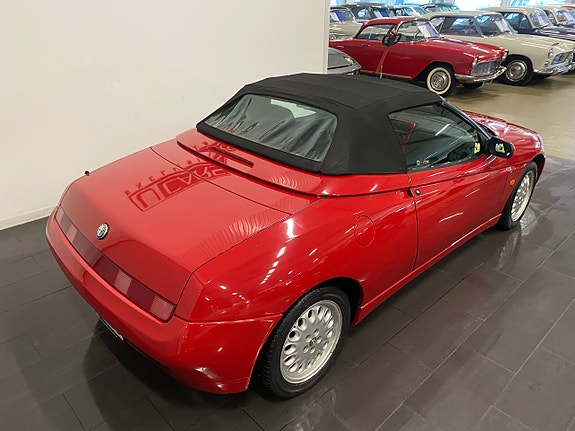Alfa Romeo Spider 8 of 24