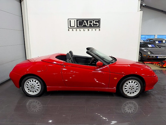 Alfa Romeo Spider 2 of 24