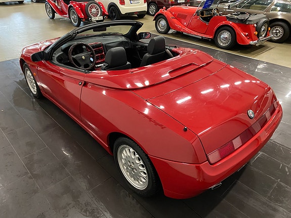 Alfa Romeo Spider 3 of 24