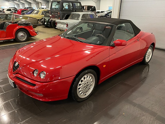 Alfa Romeo Spider 7 of 24