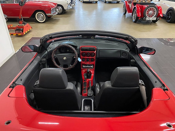 Alfa Romeo Spider 19 of 24