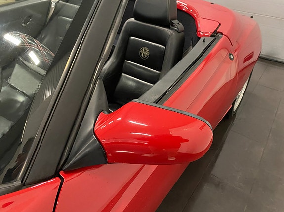 Alfa Romeo Spider 21 of 24
