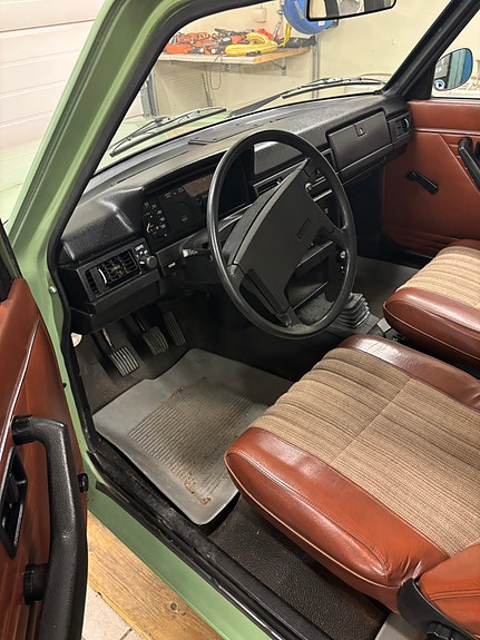 Volvo 242 3 of 3