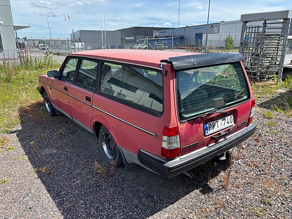 Volvo 245 4 of 6