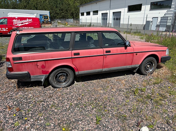 Volvo 245 6 of 6