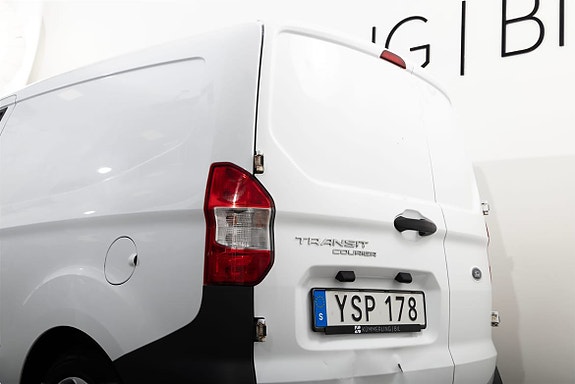 Ford Transit Courier 7 of 19