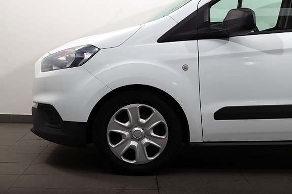 Ford Transit Courier 4 of 19