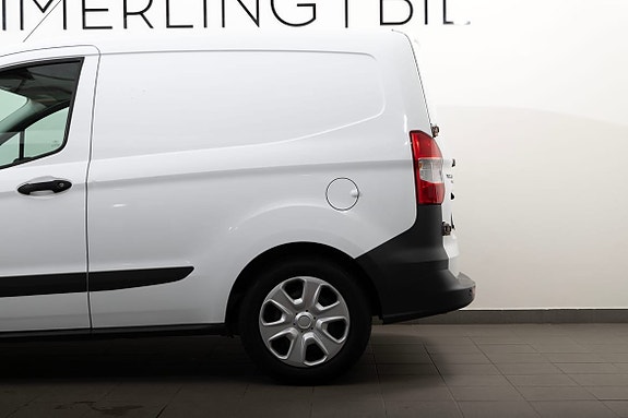 Ford Transit Courier 5 of 19
